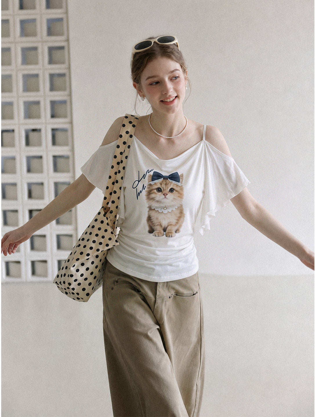 T-shirt Kitten Chic à épaules dénudées